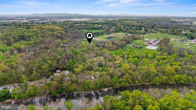 241 WILLOW MILL PARK RD, Mechanicsburg, PA 17050