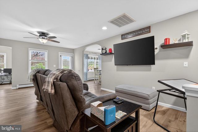 241 WILLOW MILL PARK RD, Mechanicsburg, PA 17050