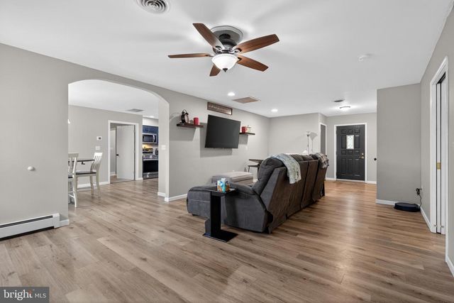 241 WILLOW MILL PARK RD, Mechanicsburg, PA 17050