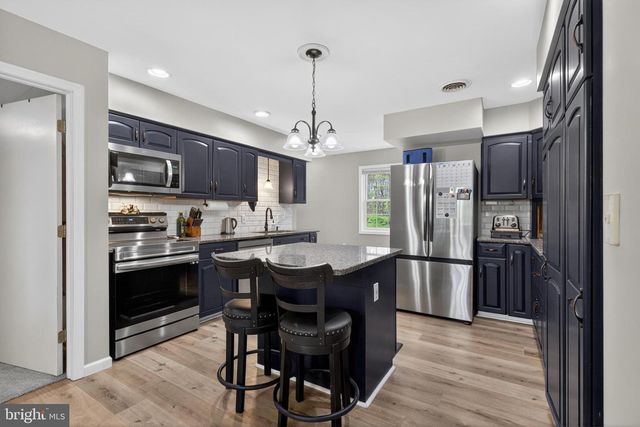 241 WILLOW MILL PARK RD, Mechanicsburg, PA 17050