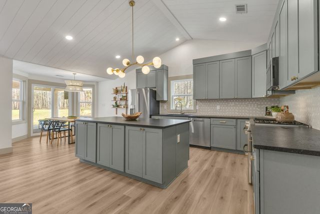 65 Tipperary Trail, Sharpsburg, GA 30277