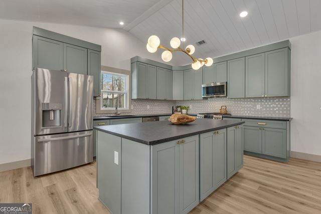 65 Tipperary Trail, Sharpsburg, GA 30277