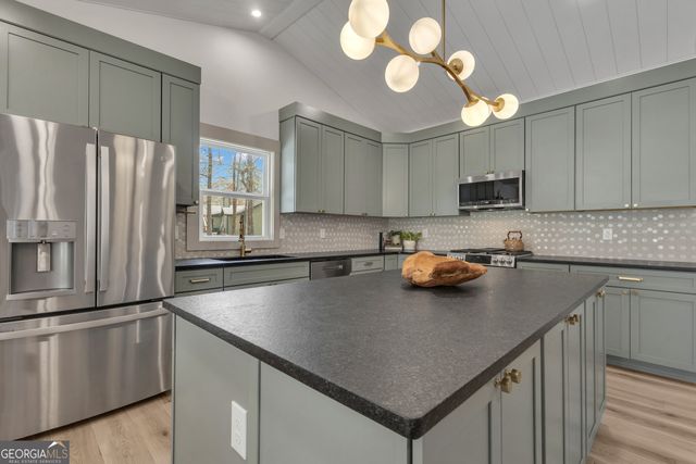 65 Tipperary Trail, Sharpsburg, GA 30277