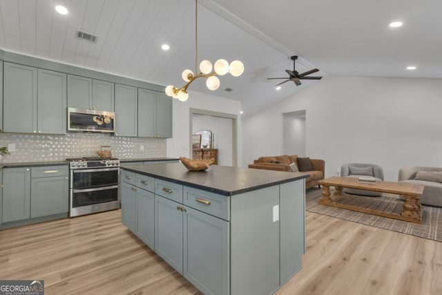 65 Tipperary Trail, Sharpsburg, GA 30277