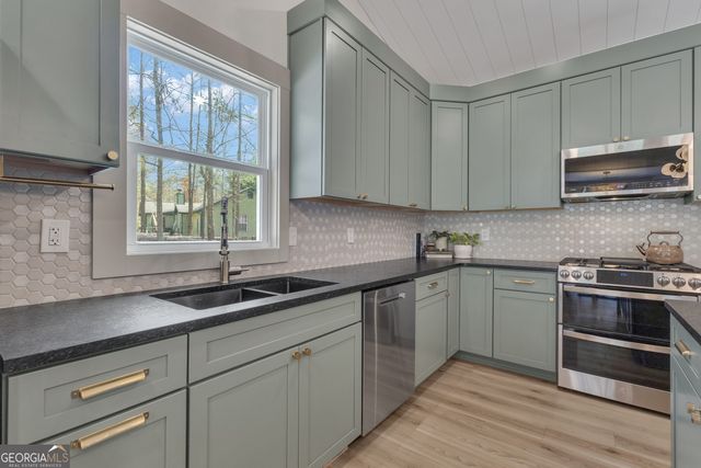 65 Tipperary Trail, Sharpsburg, GA 30277