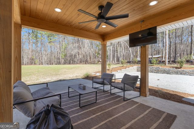 65 Tipperary Trail, Sharpsburg, GA 30277