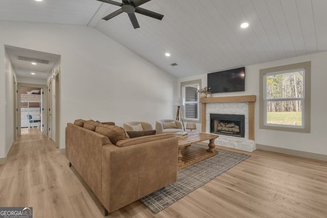 65 Tipperary Trail, Sharpsburg, GA 30277