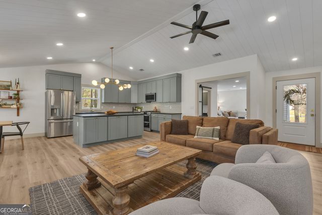 65 Tipperary Trail, Sharpsburg, GA 30277