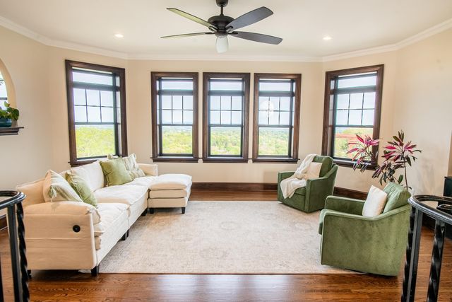 458 S Crest Road, Chattanooga, TN 37404