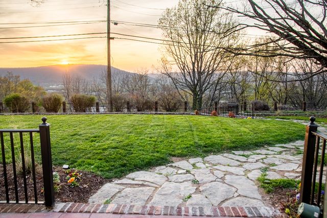 458 S Crest Road, Chattanooga, TN 37404