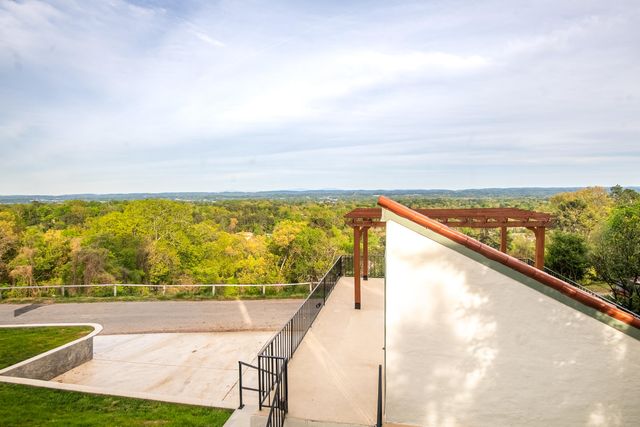 458 S Crest Road, Chattanooga, TN 37404