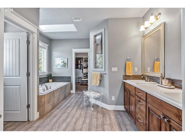 13790 Sw LAMBERT Ln, Gaston, OR 97119