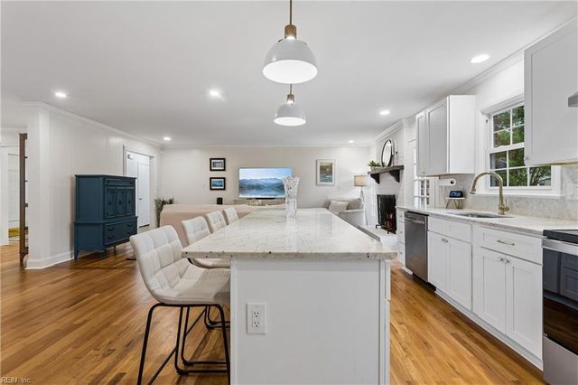 709 Village Green PW, Newport News, VA 23602