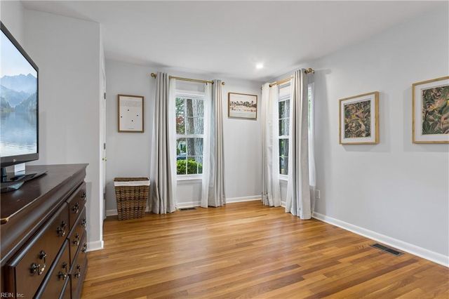 709 Village Green PW, Newport News, VA 23602
