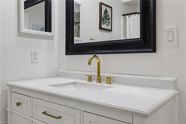 709 Village Green PW, Newport News, VA 23602