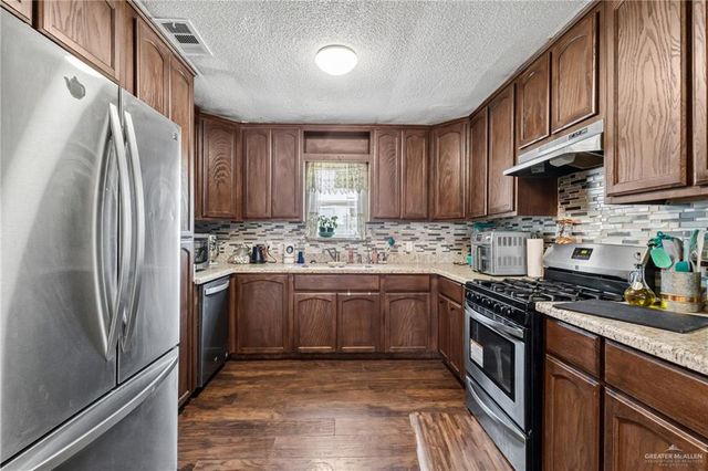 905 W Bowe Street, Pharr, TX 78577
