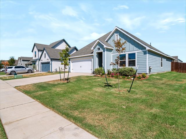 740 Amelia Court, Pilot Point, TX 76258