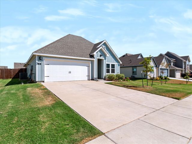740 Amelia Court, Pilot Point, TX 76258