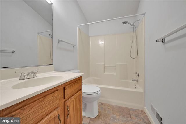 2098 WALNUT ST, Lebanon, PA 17042