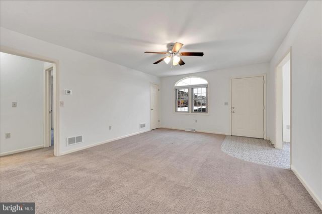 2098 WALNUT ST, Lebanon, PA 17042