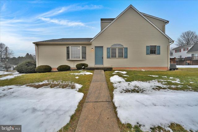 2098 WALNUT ST, Lebanon, PA 17042