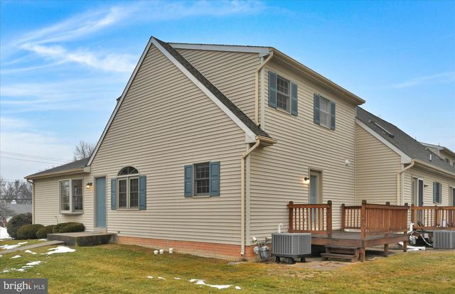 2098 WALNUT ST, Lebanon, PA 17042