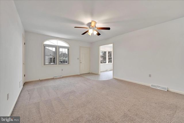 2098 WALNUT ST, Lebanon, PA 17042