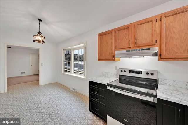 2098 WALNUT ST, Lebanon, PA 17042