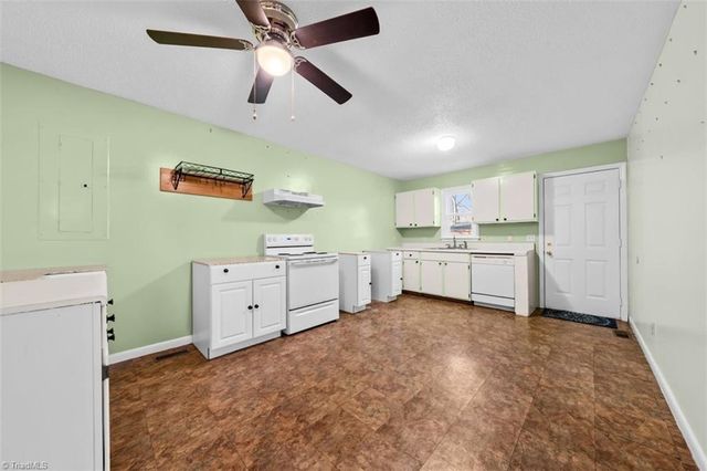 4250 Timber Lea Lane, Ramseur, NC 27316