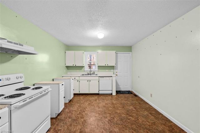 4250 Timber Lea Lane, Ramseur, NC 27316