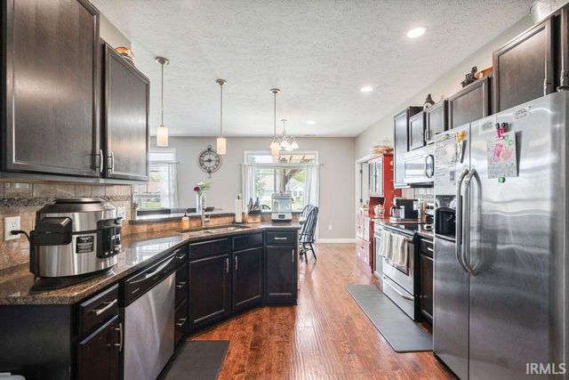 1736 POND VIEW Drive, Kokomo, IN 46902