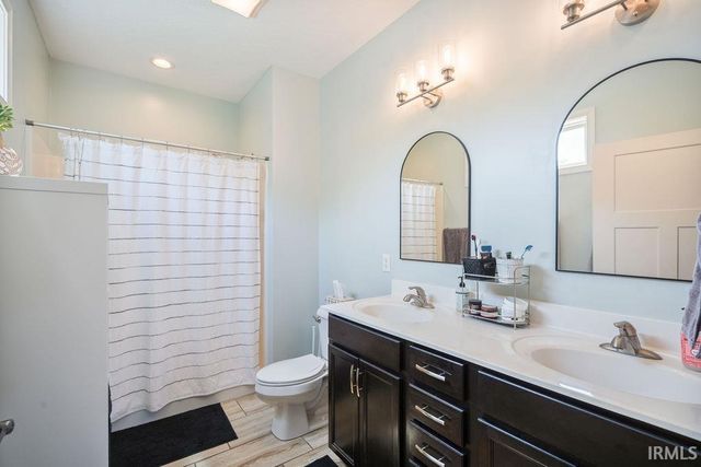 1736 POND VIEW Drive, Kokomo, IN 46902
