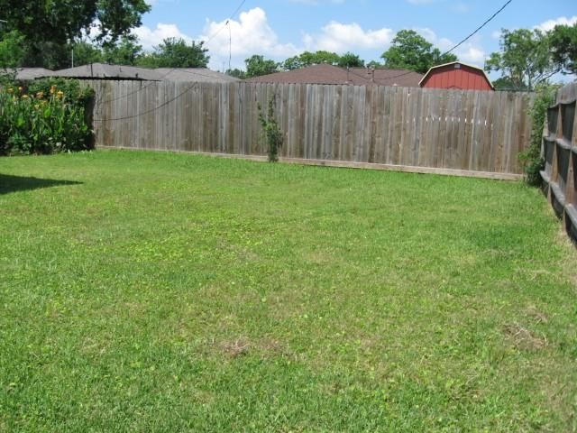 4726 Caroline Street, Seabrook, TX 77586