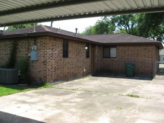 4726 Caroline Street, Seabrook, TX 77586