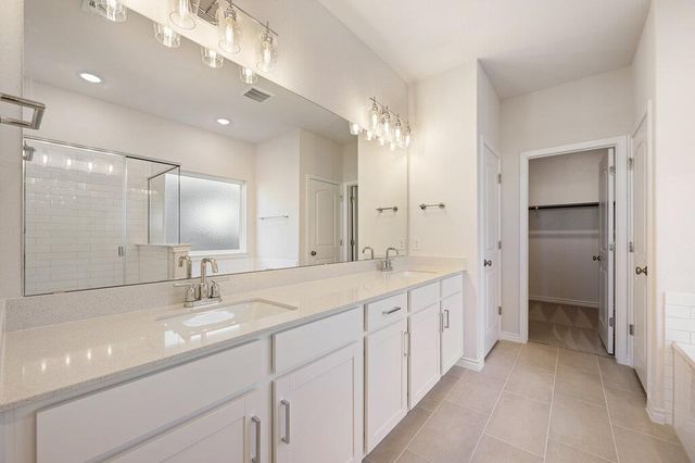 125 Clover BND, Liberty Hill, TX 78642