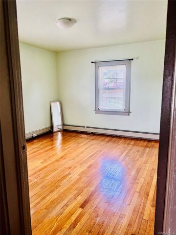 535 Cross Street, Westbury, NY 11590