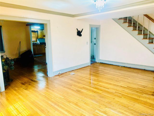 535 Cross Street, Westbury, NY 11590
