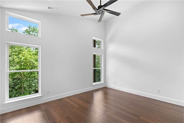 6 Bloxham Lane, Bella Vista, AR 72715