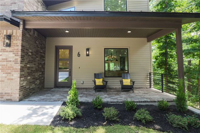 6 Bloxham Lane, Bella Vista, AR 72715