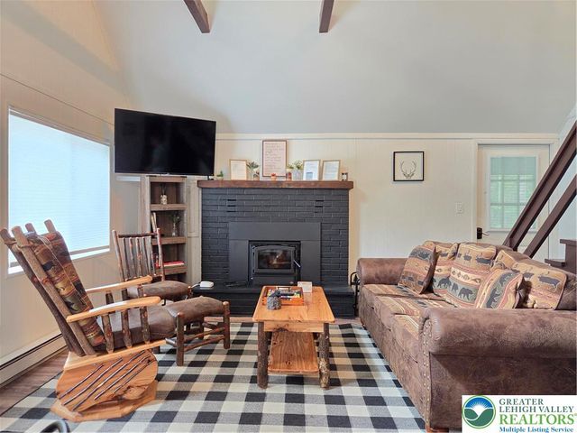 136 Tomhickon Trail, Coolbaugh Twp, PA 18347