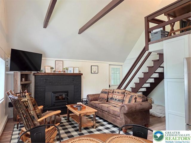 136 Tomhickon Trail, Coolbaugh Twp, PA 18347