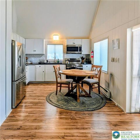 136 Tomhickon Trail, Coolbaugh Twp, PA 18347