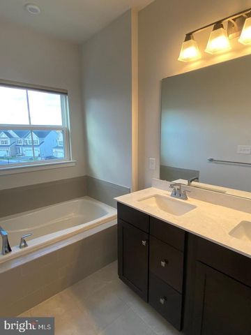 619 HOLYWELL DR, Malvern, PA 19355