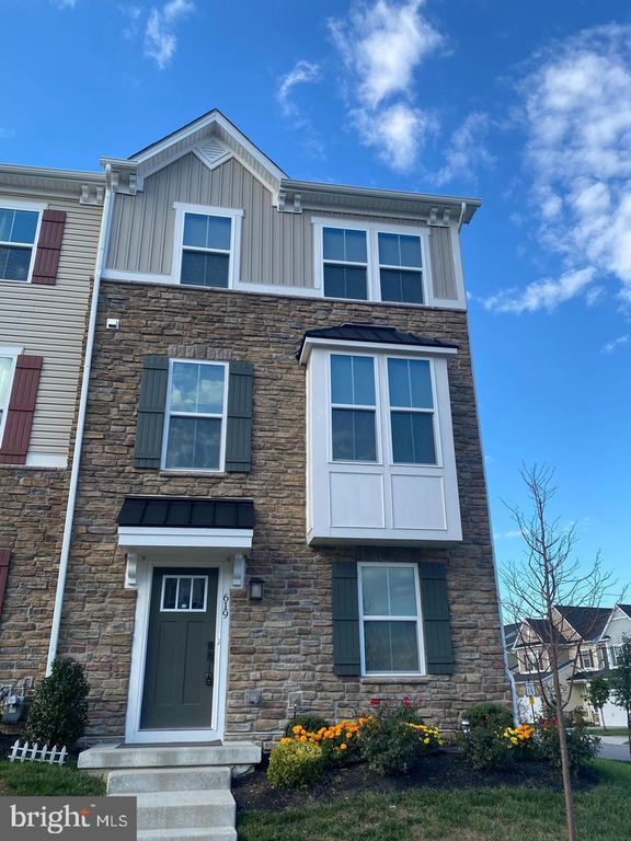 619 HOLYWELL DR, Malvern, PA 19355
