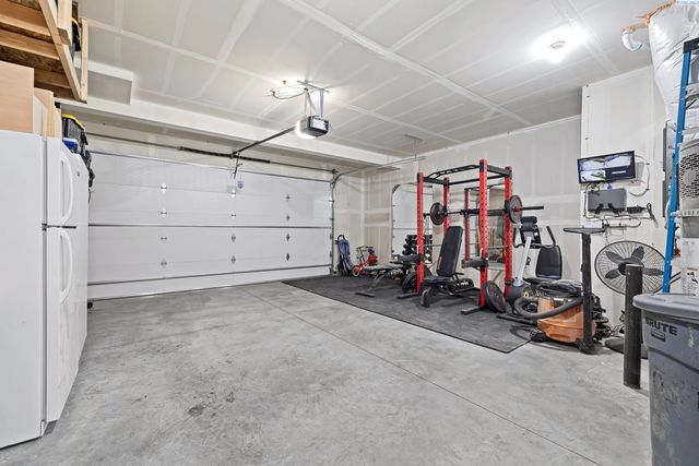 8215 Ashen Dr, Pasco, WA 99301