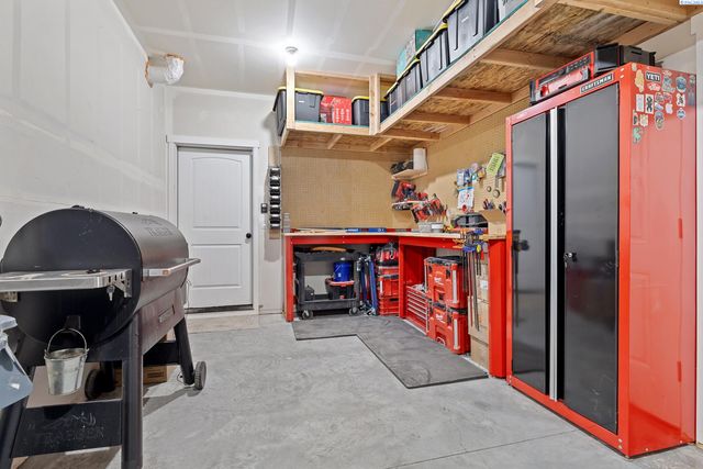 8215 Ashen Dr, Pasco, WA 99301