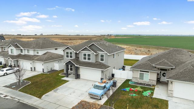 8215 Ashen Dr, Pasco, WA 99301
