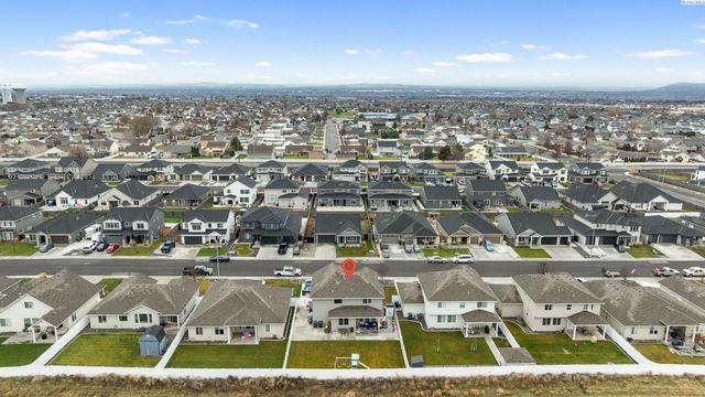 8215 Ashen Dr, Pasco, WA 99301