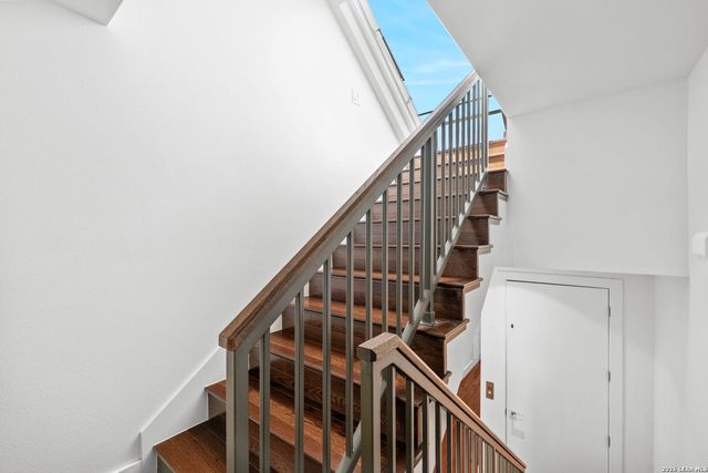 318 W Grayson St Unit 203, San Antonio, TX 78212