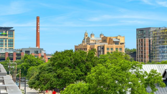318 W Grayson St Unit 203, San Antonio, TX 78212